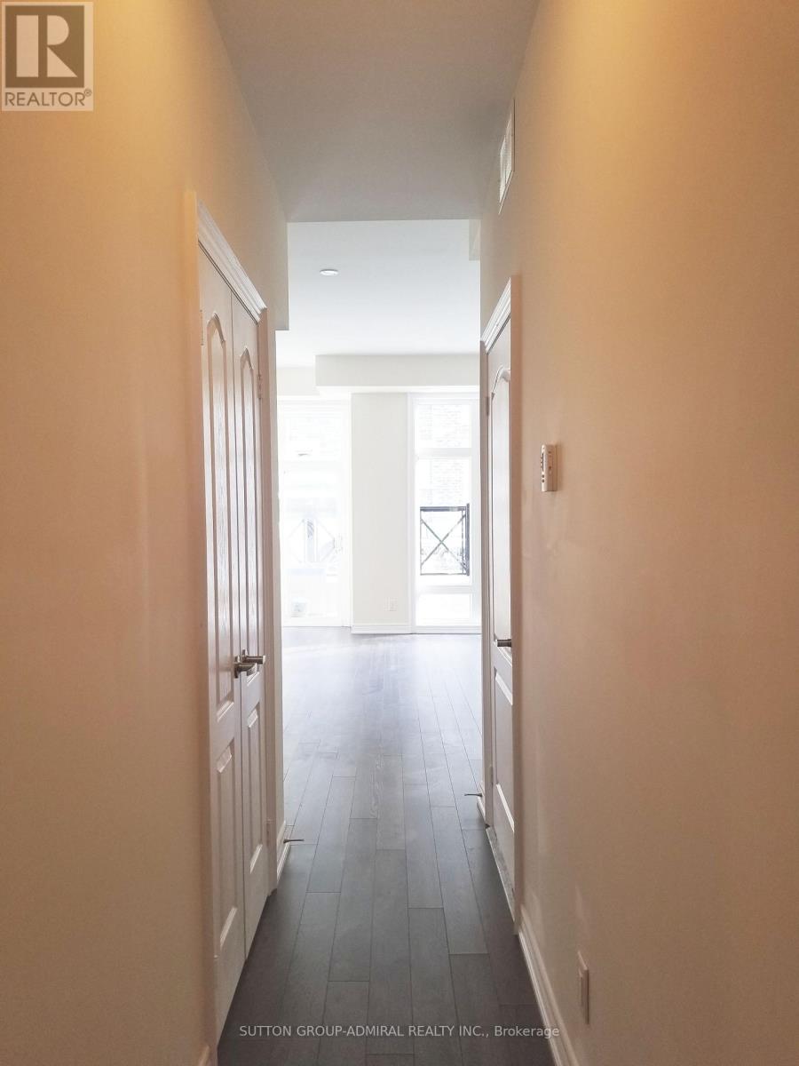 501 - 30 Dunsheath Way, Markham, Ontario  L6B 0A1 - Photo 6 - N12935944