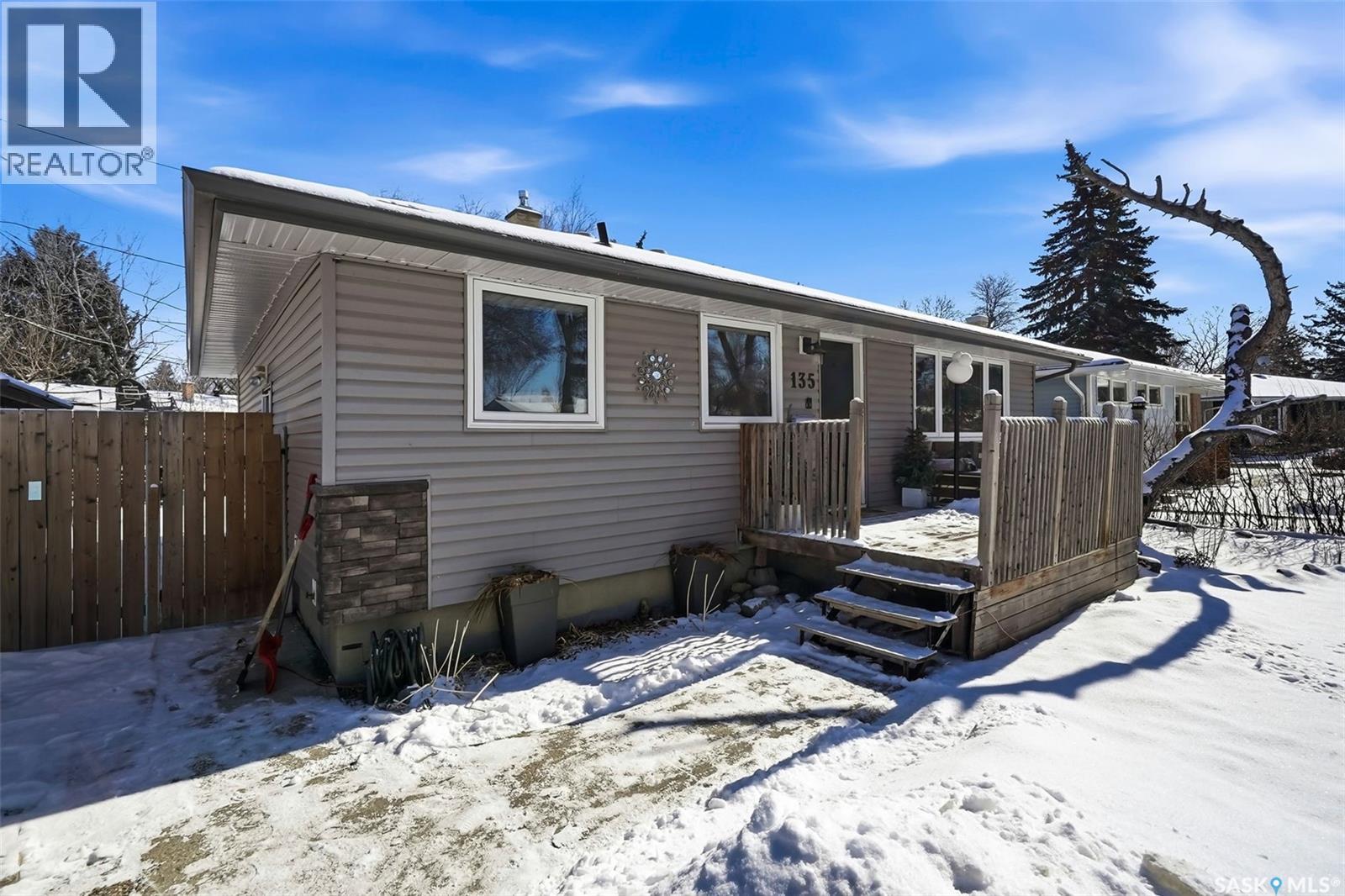 135 Daffodil Crescent, Regina, Saskatchewan  S4S 5A5 - Photo 2 - SK031598