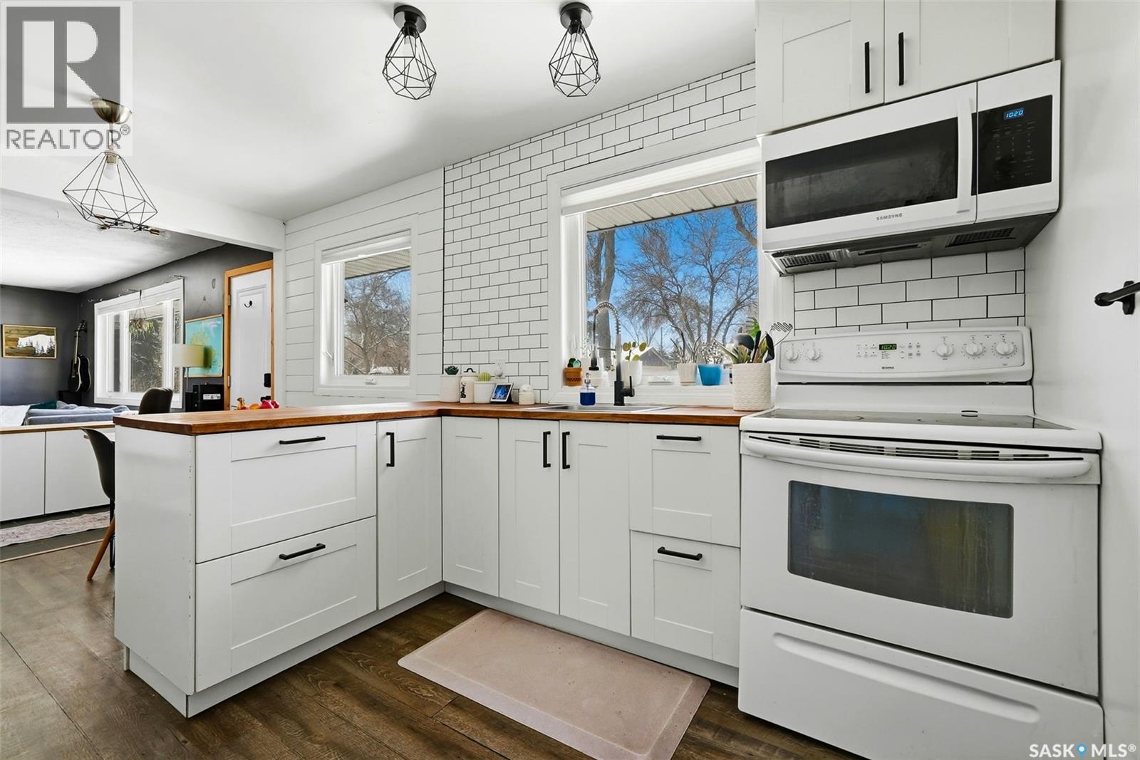 135 Daffodil Crescent, Regina, Saskatchewan  S4S 5A5 - Photo 8 - SK031598