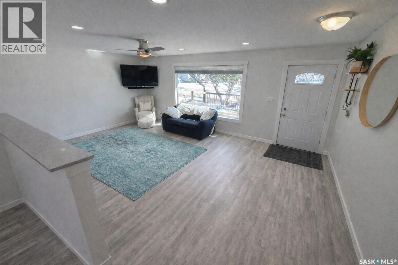 214 Pierce Street, Strasbourg, Saskatchewan  S0G 4V0 - Photo 3 - SK031549