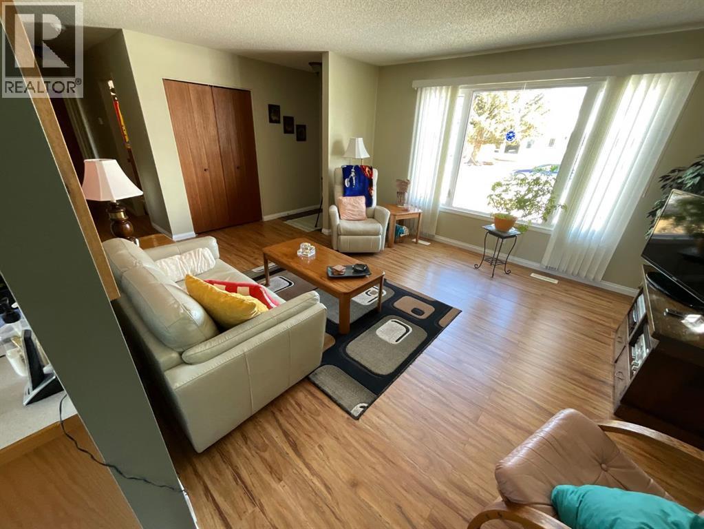 5316 Poplar Avenue, Blackfalds, Alberta  T0M 0J0 - Photo 3 - A2296661