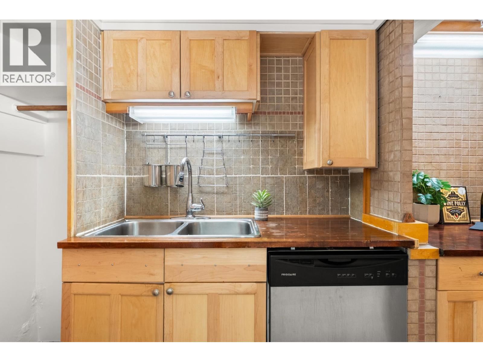 B5 238 E 10th Avenue, Vancouver, British Columbia  V5T 1Z5 - Photo 17 - R3101983