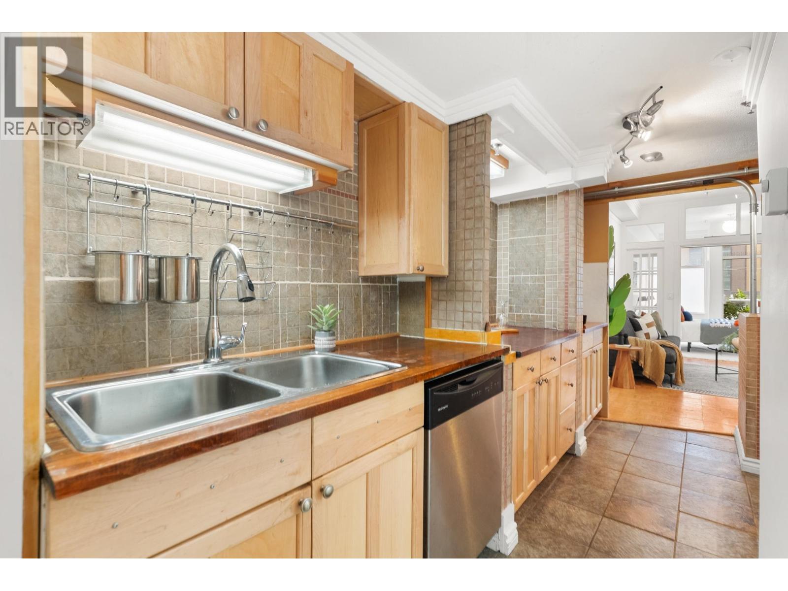 B5 238 E 10th Avenue, Vancouver, British Columbia  V5T 1Z5 - Photo 19 - R3101983