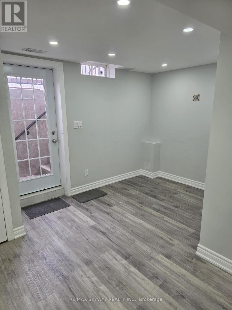 Bsmt - 6 Haverstock Crescent, Brampton, Ontario  L7A 4C9 - Photo 4 - W12935728