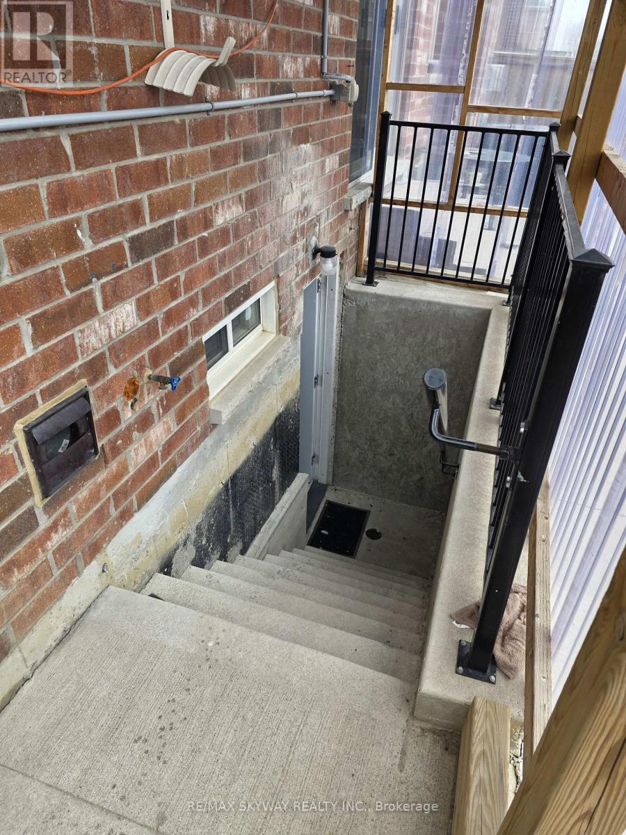 Bsmt - 6 Haverstock Crescent, Brampton, Ontario  L7A 4C9 - Photo 6 - W12935728