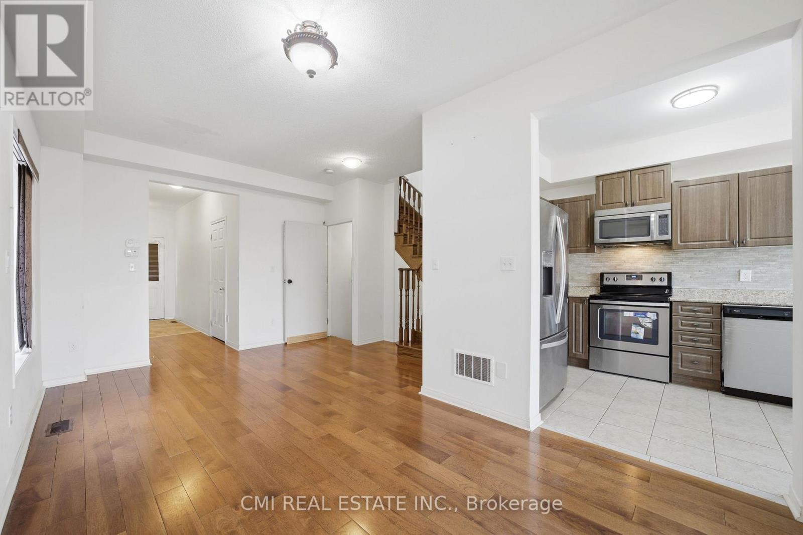 14 Gulfbrook Circle, Brampton, Ontario  L6Z 0B6 - Photo 5 - W12935758