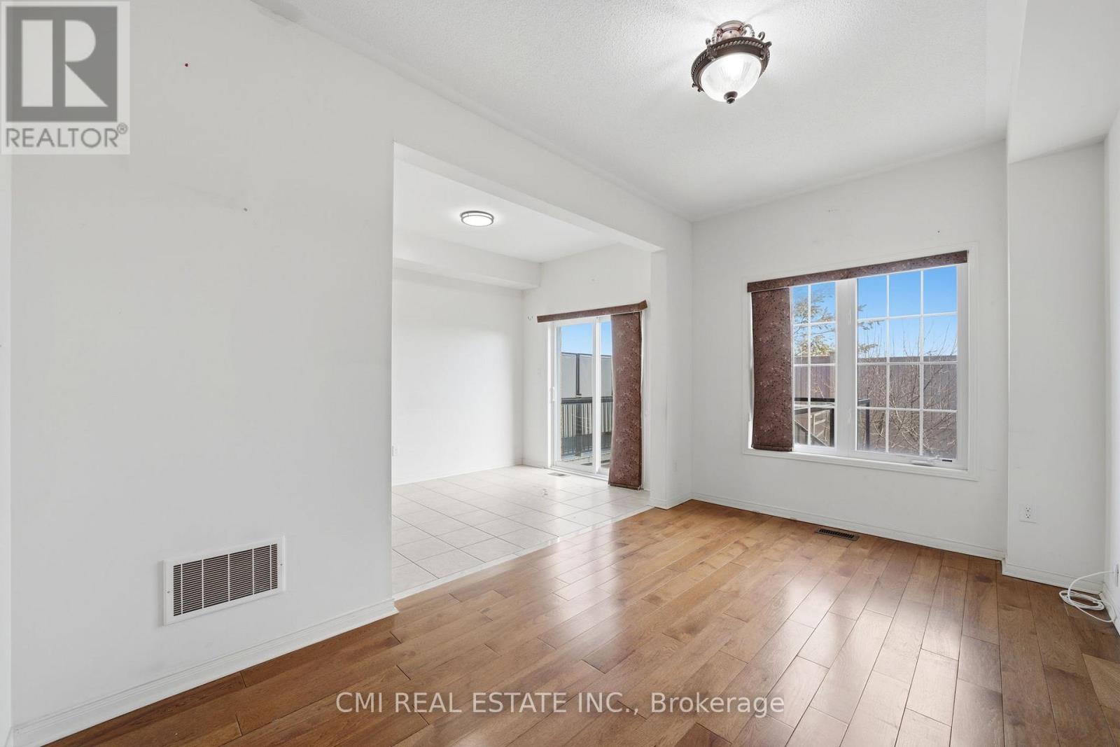 14 Gulfbrook Circle, Brampton, Ontario  L6Z 0B6 - Photo 7 - W12935758