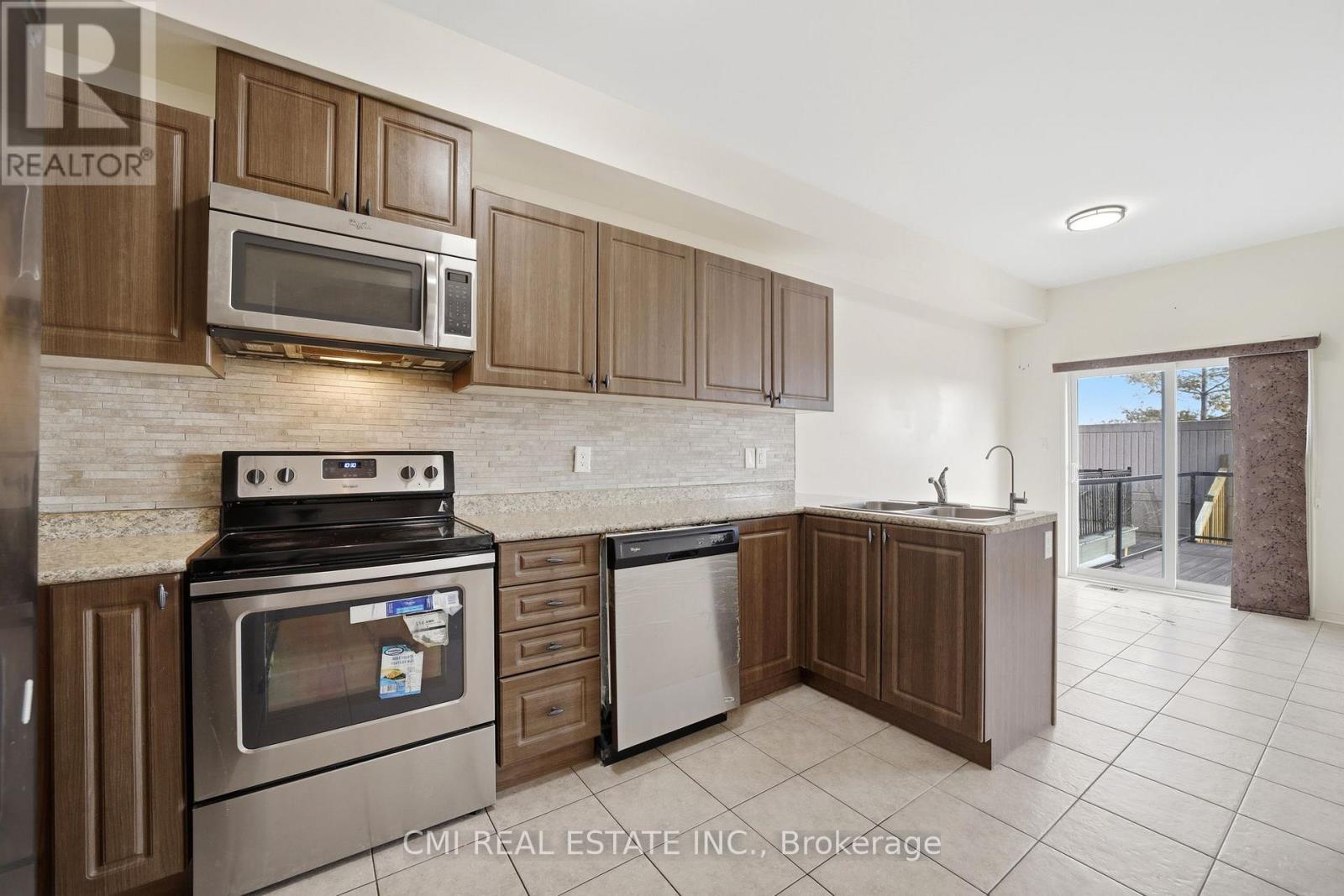 14 Gulfbrook Circle, Brampton, Ontario  L6Z 0B6 - Photo 9 - W12935758