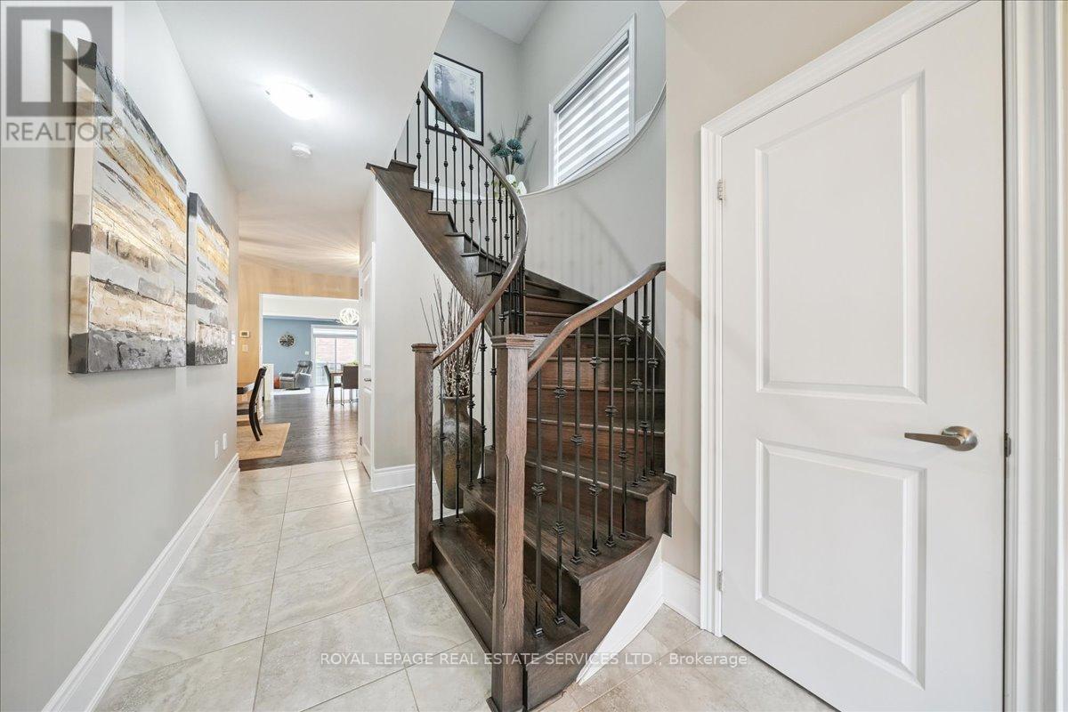 63 Edinburgh Drive, Brampton, Ontario  L6Y 6A6 - Photo 7 - W12935762