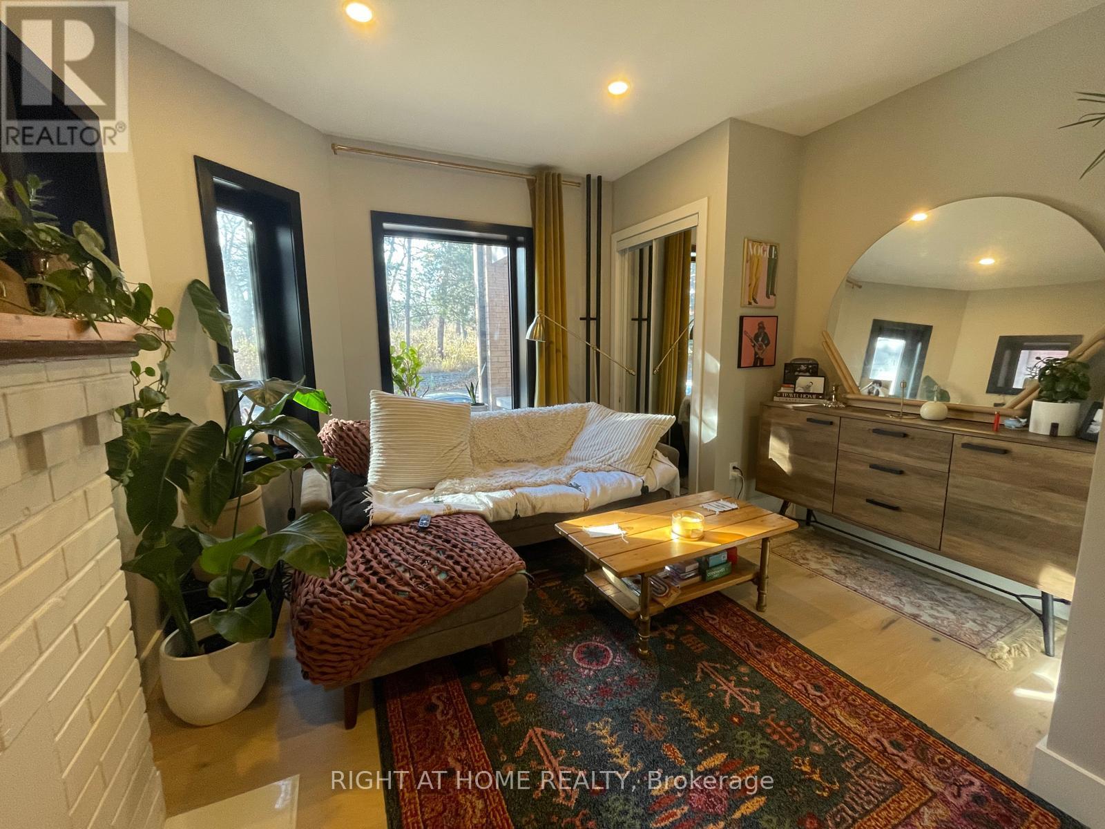 1 - 363 Parkside Drive, Toronto, Ontario  M6R 2Z5 - Photo 7 - W12935766