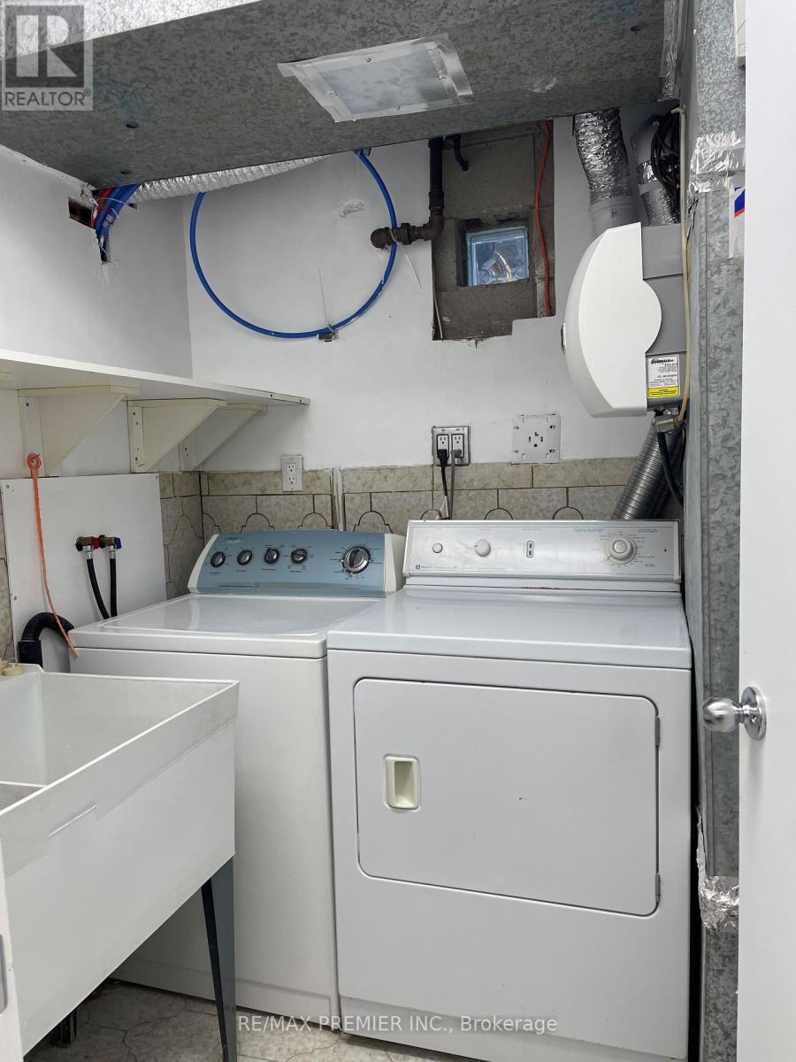 Lower - 45 Lapp Street, Toronto, Ontario  M6N 3W5 - Photo 14 - W12935768