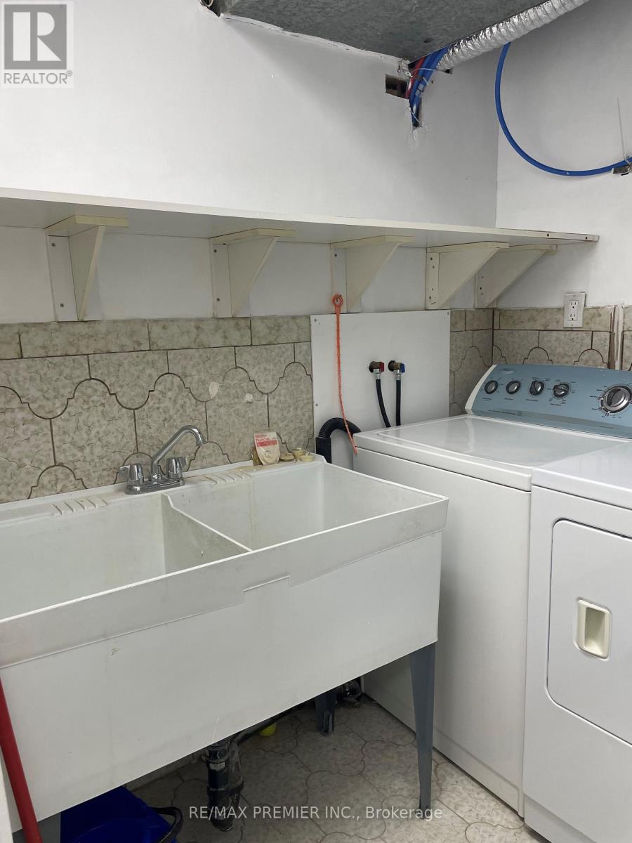 Lower - 45 Lapp Street, Toronto, Ontario  M6N 3W5 - Photo 15 - W12935768