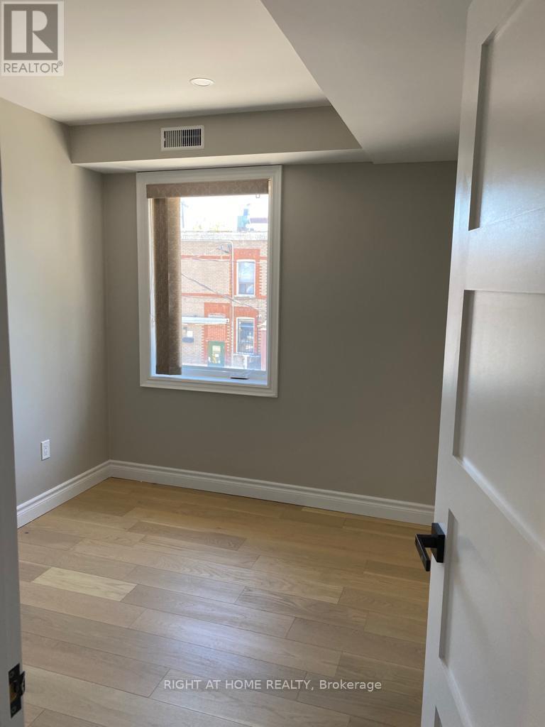 1 - 1543 Dupont Street, Toronto, Ontario  M6P 3S5 - Photo 7 - W12935776