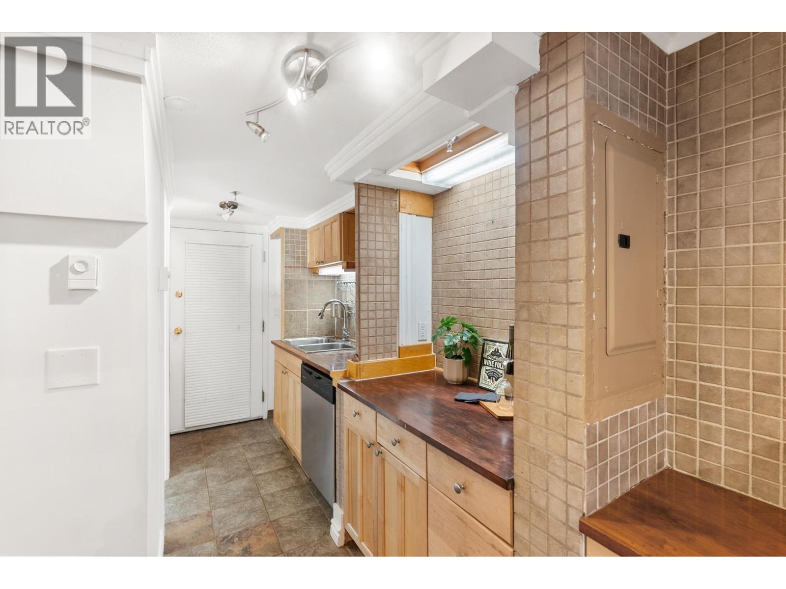 B5 238 E 10th Avenue, Vancouver, British Columbia  V5T 1Z5 - Photo 22 - R3101983