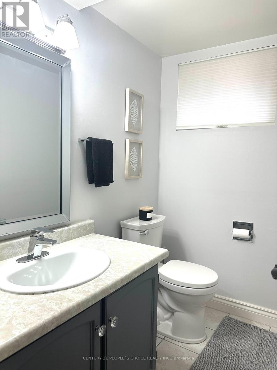 6062 Paddle Road, Mississauga, Ontario  L5N 1X7 - Photo 13 - W12935790