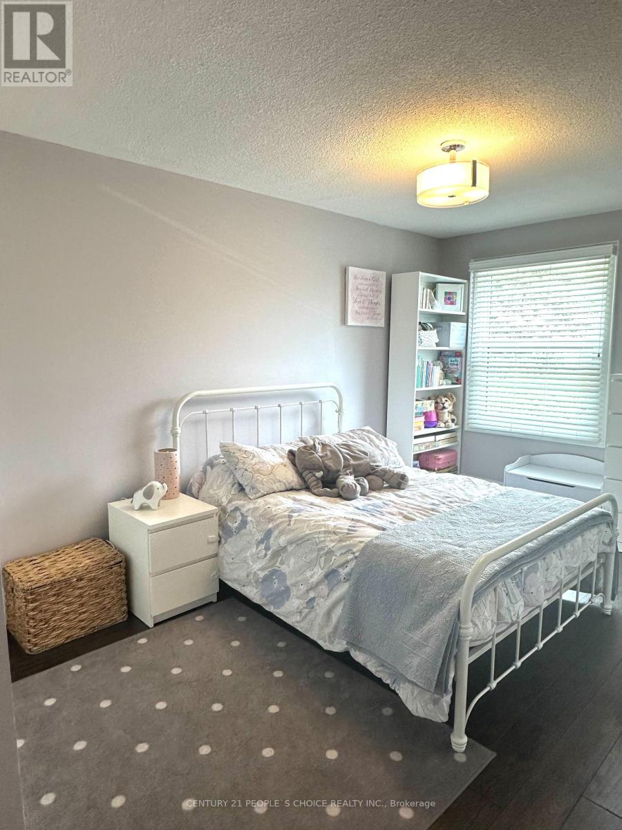 6062 Paddle Road, Mississauga, Ontario  L5N 1X7 - Photo 9 - W12935790