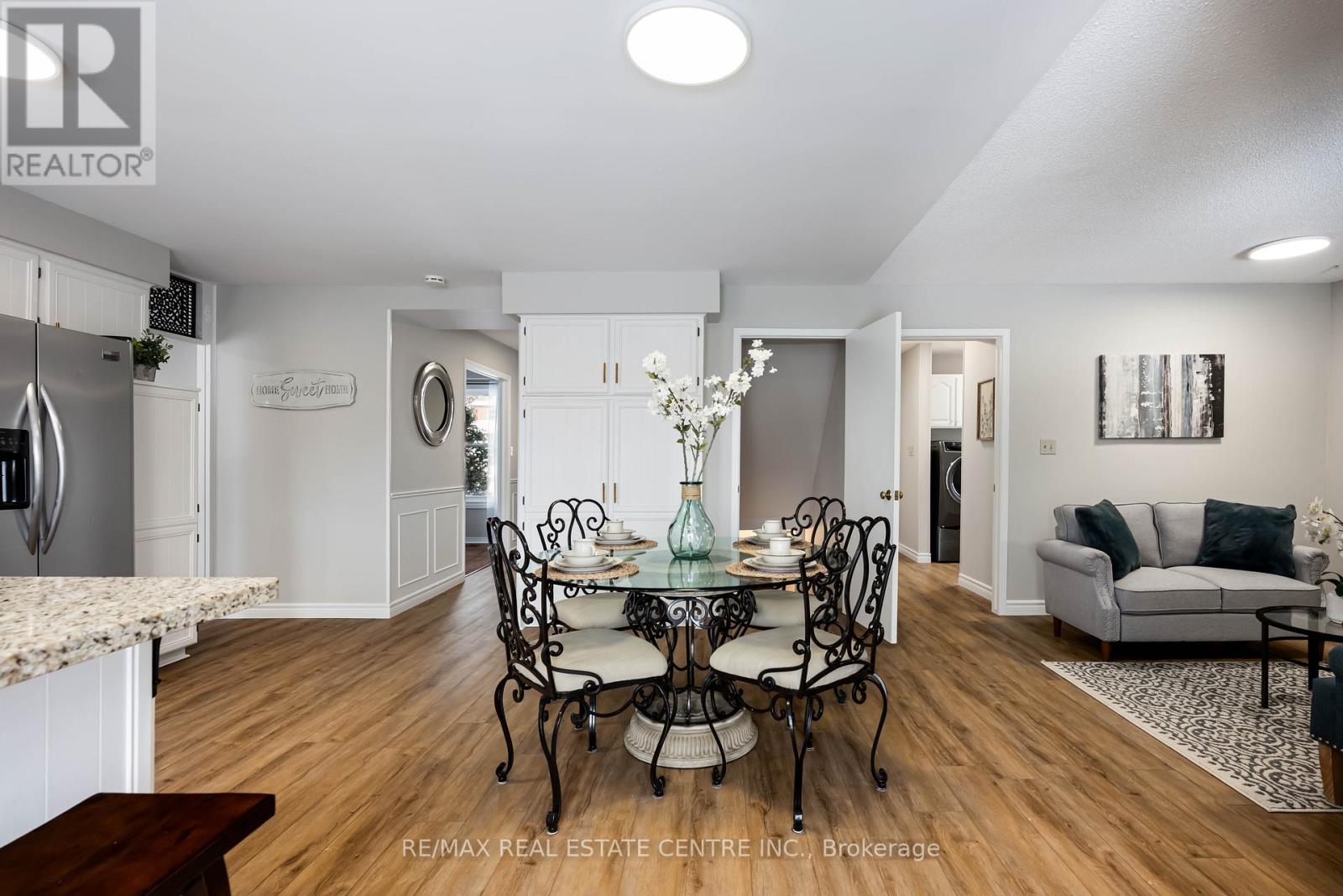 8 Passmore Avenue, Orangeville, Ontario  L9W 4E2 - Photo 10 - W12935918