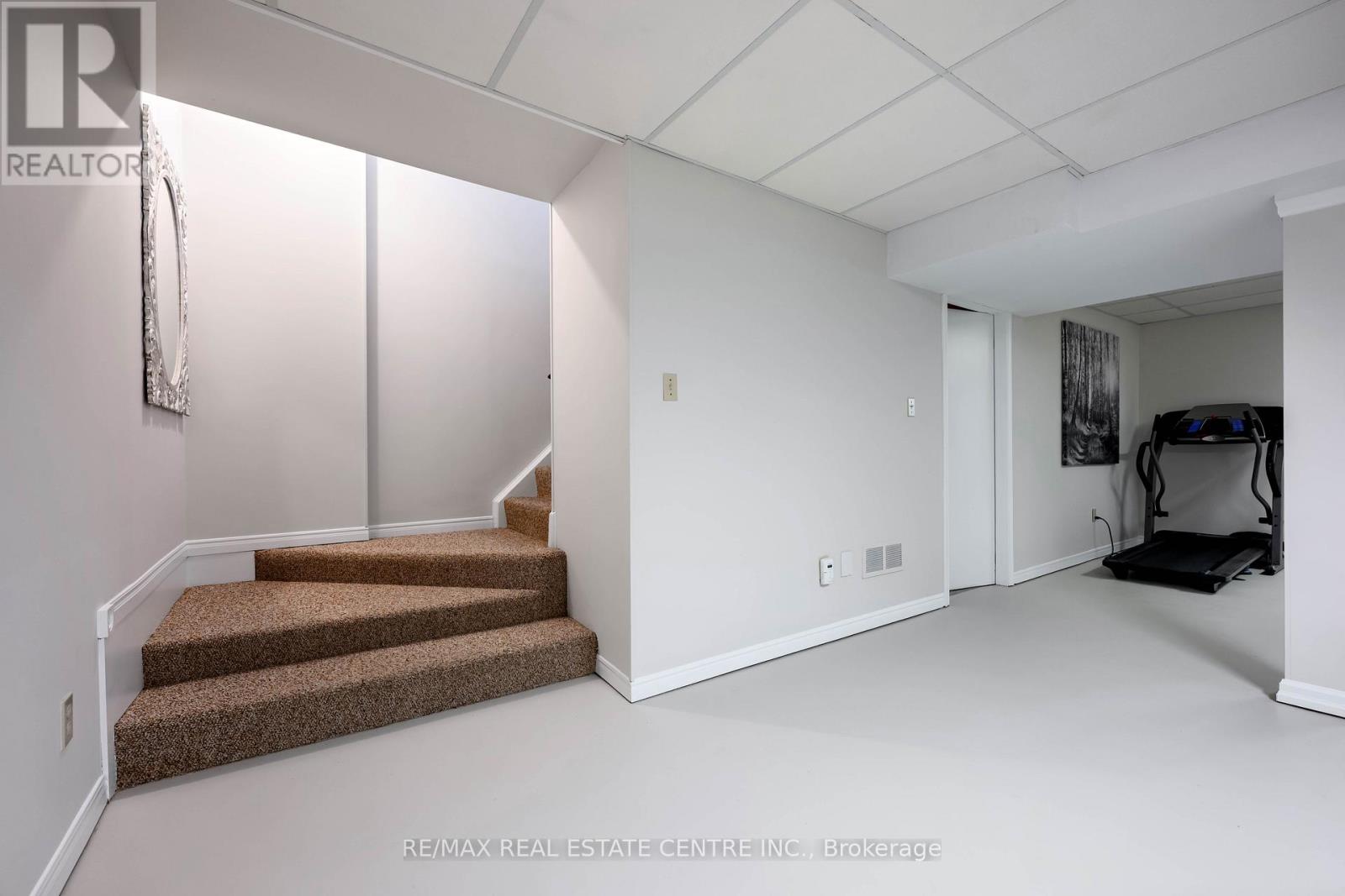 8 Passmore Avenue, Orangeville, Ontario  L9W 4E2 - Photo 29 - W12935918