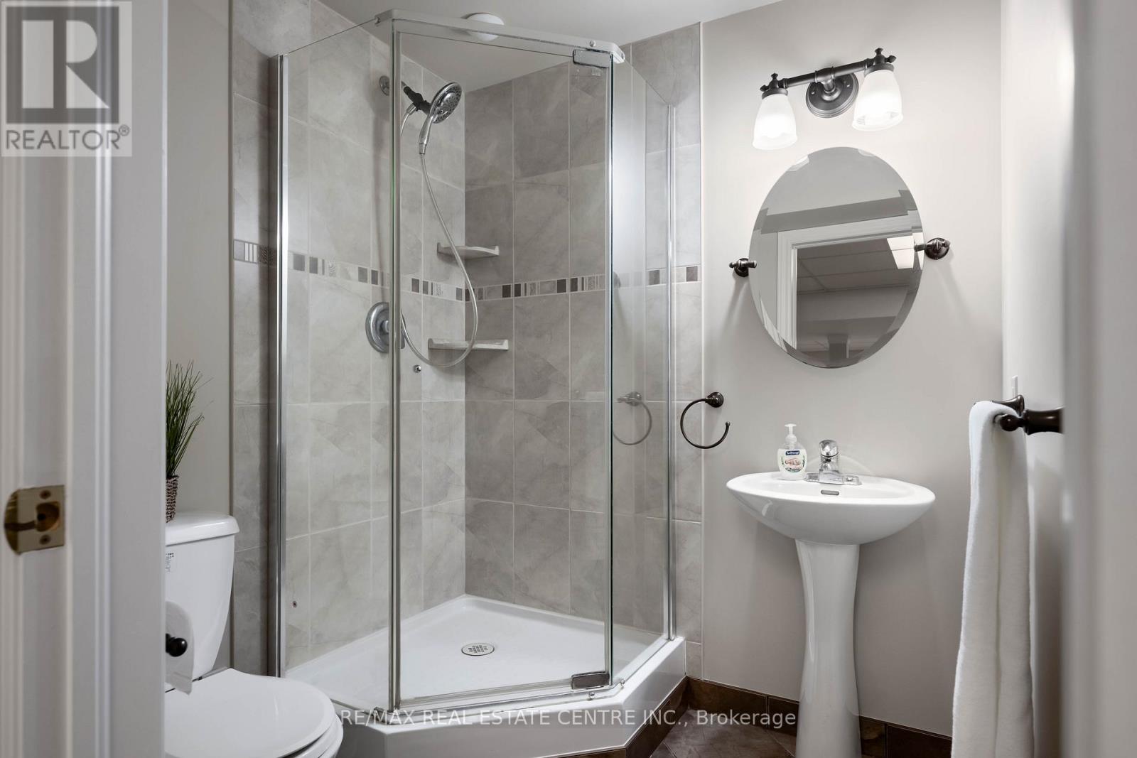 8 Passmore Avenue, Orangeville, Ontario  L9W 4E2 - Photo 36 - W12935918