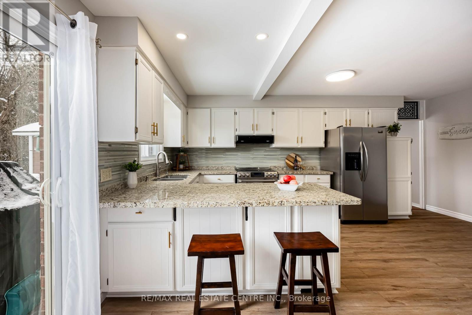 8 Passmore Avenue, Orangeville, Ontario  L9W 4E2 - Photo 8 - W12935918