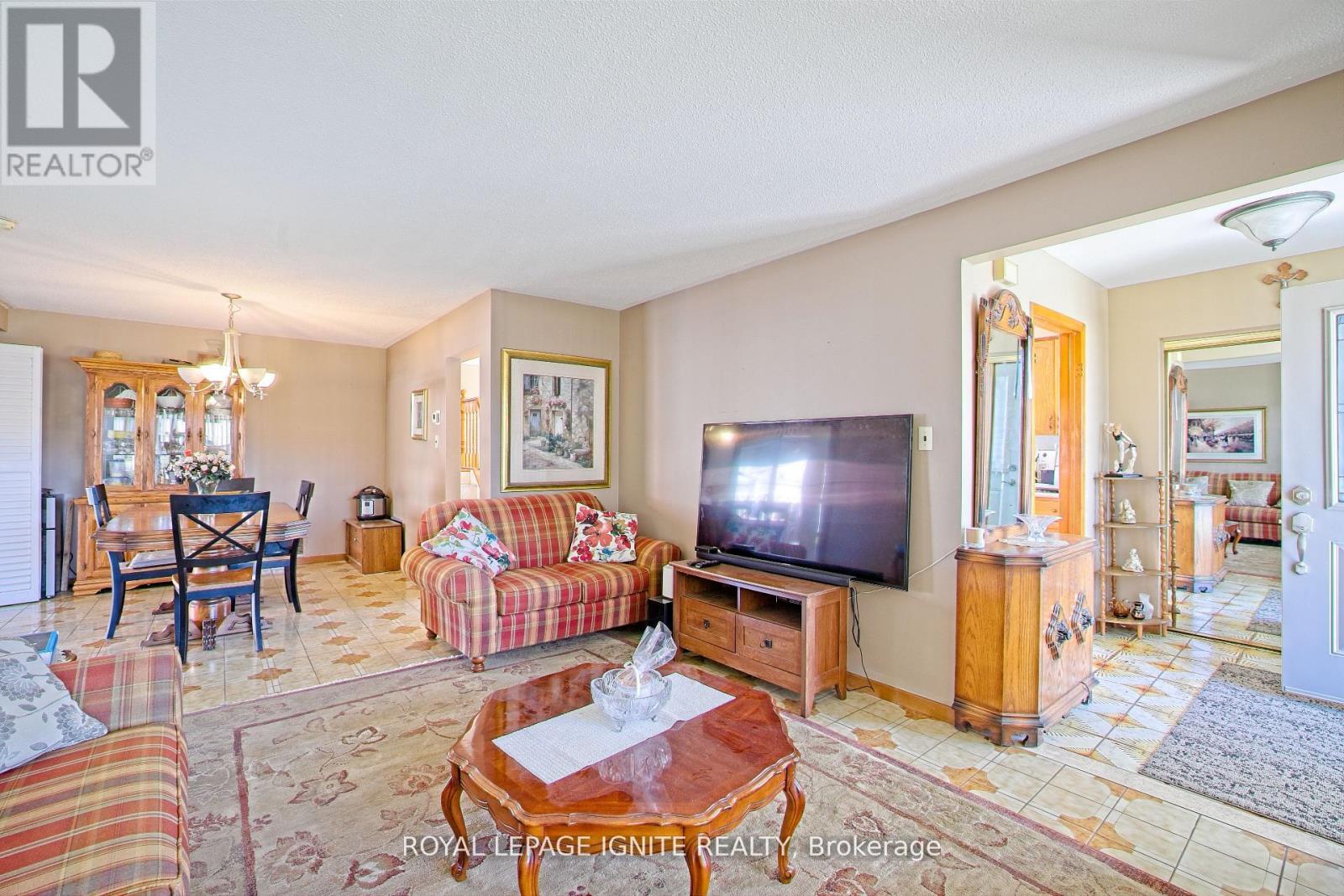 3350 Lehigh Crescent W, Mississauga, Ontario  L4T 1W8 - Photo 10 - W12935942