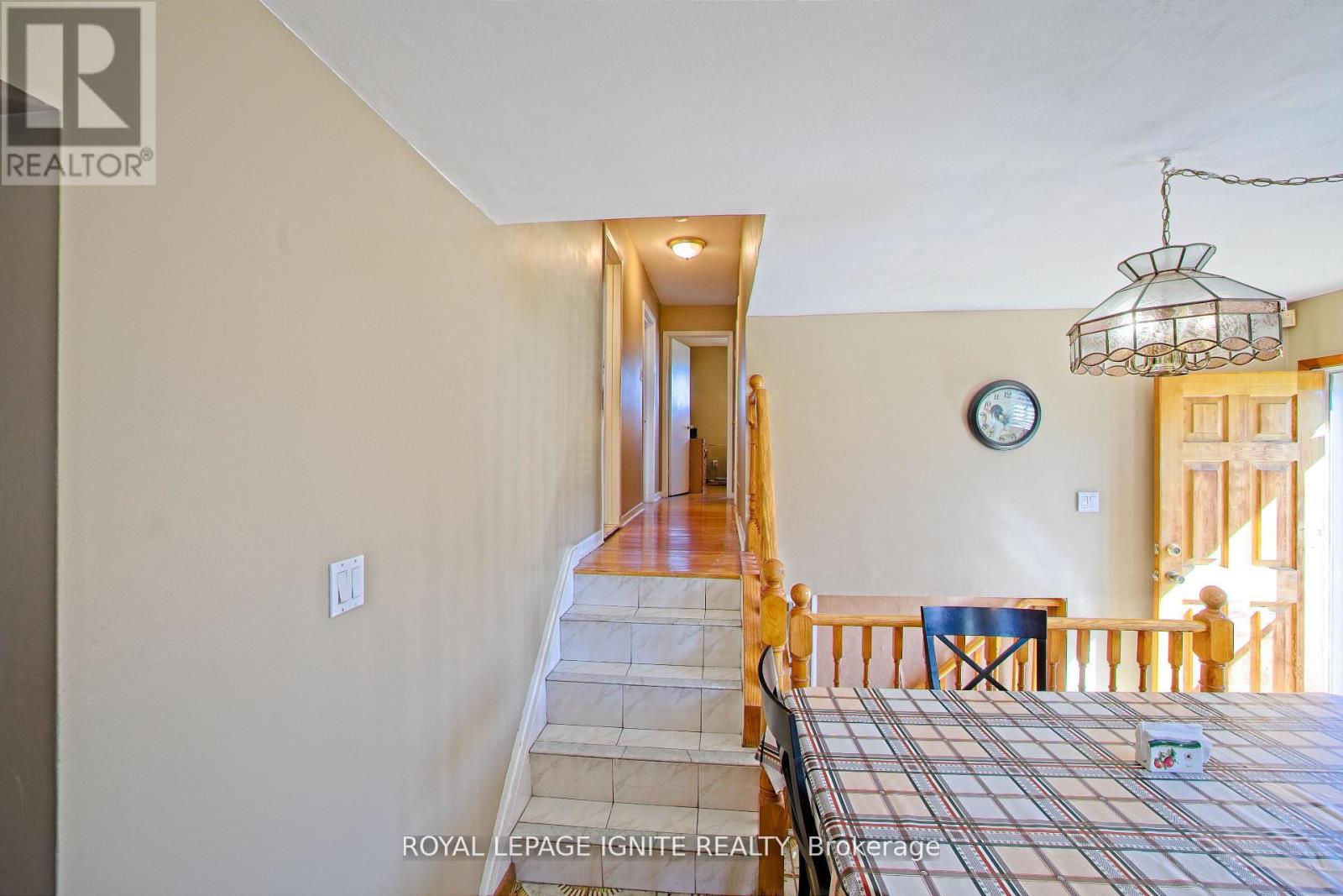 3350 Lehigh Crescent W, Mississauga, Ontario  L4T 1W8 - Photo 11 - W12935942