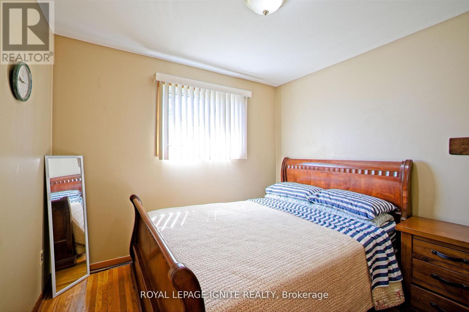 3350 Lehigh Crescent W, Mississauga, Ontario  L4T 1W8 - Photo 13 - W12935942