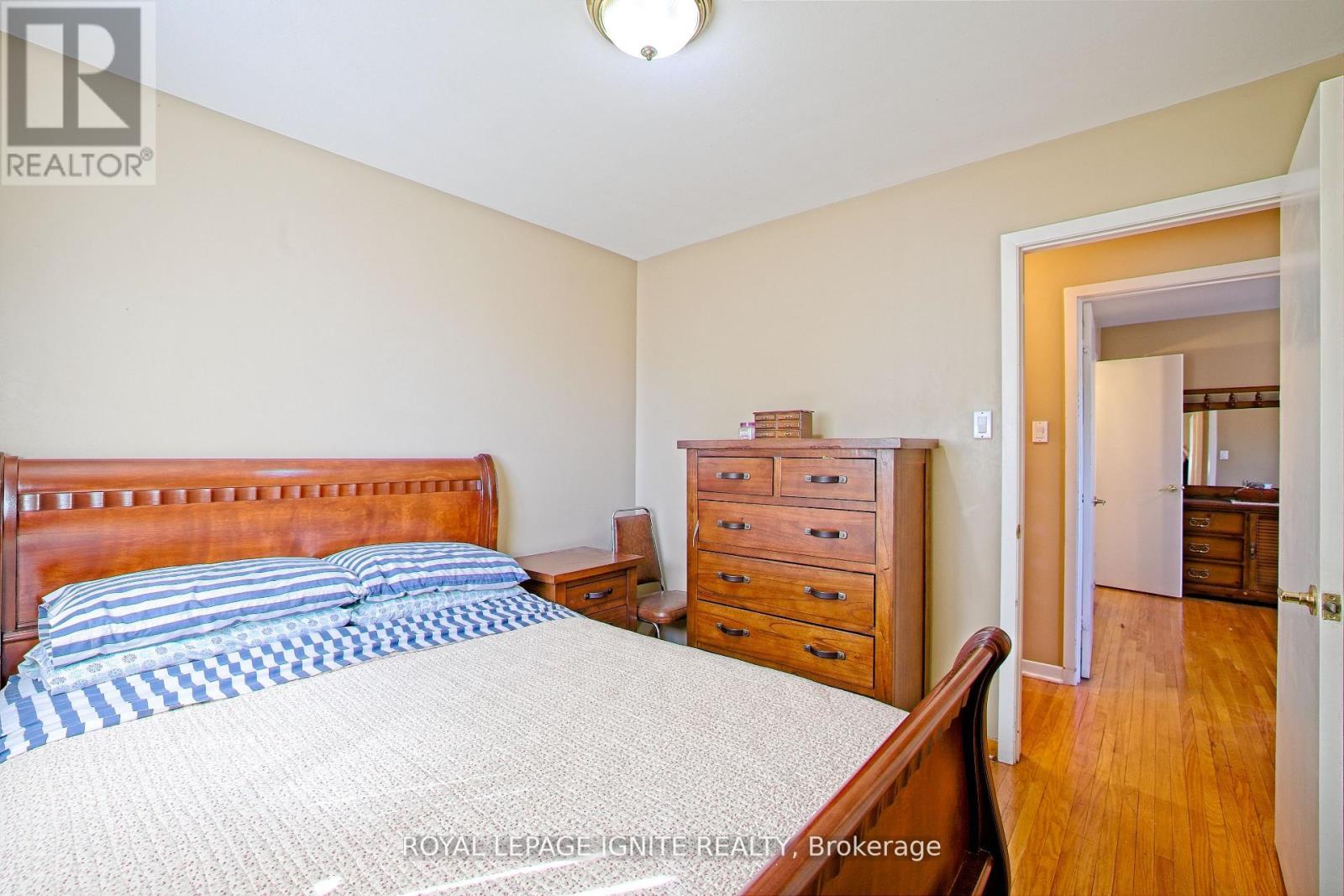 3350 Lehigh Crescent W, Mississauga, Ontario  L4T 1W8 - Photo 14 - W12935942