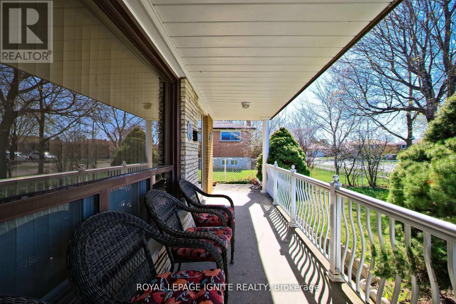 3350 Lehigh Crescent W, Mississauga, Ontario  L4T 1W8 - Photo 4 - W12935942