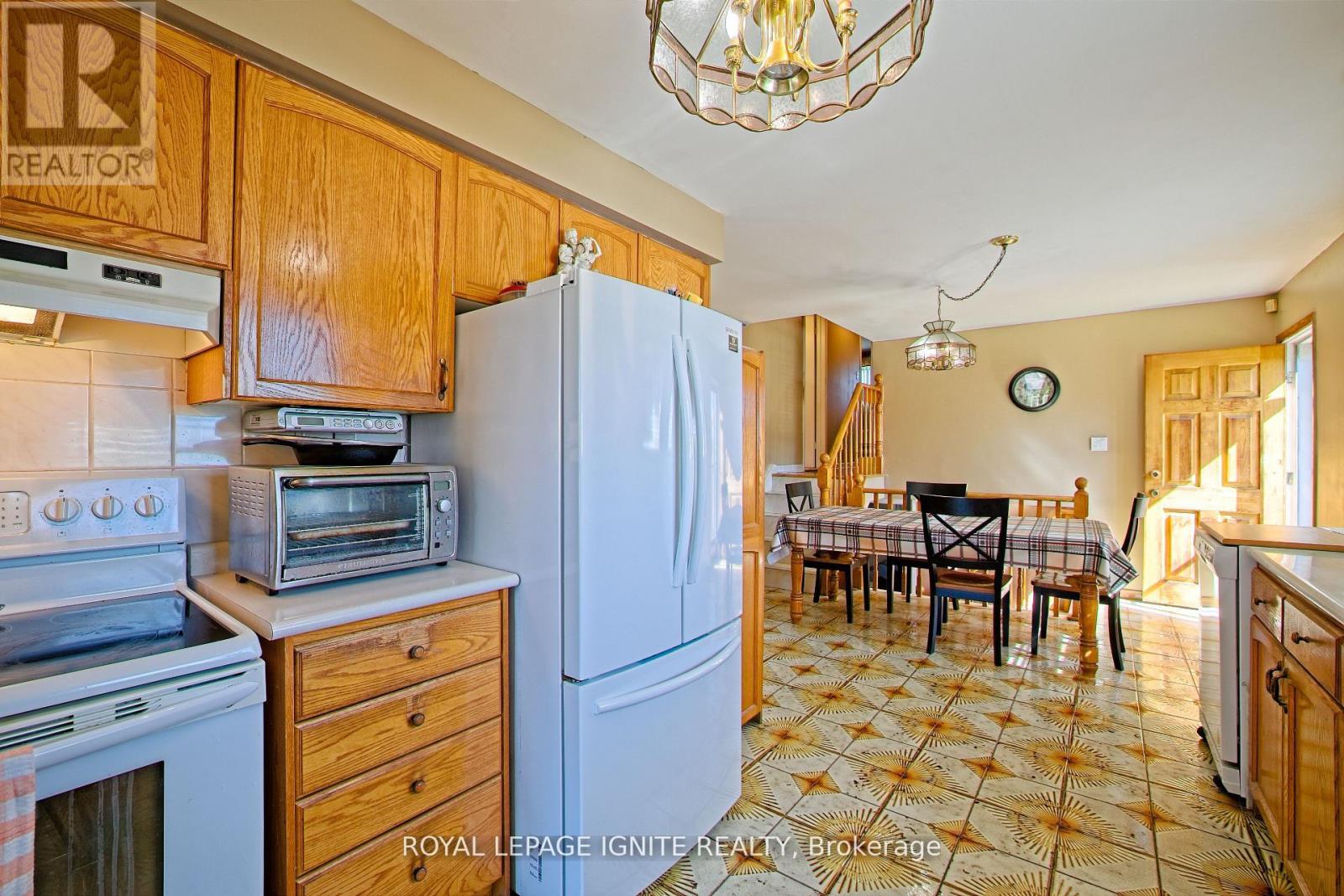 3350 Lehigh Crescent W, Mississauga, Ontario  L4T 1W8 - Photo 6 - W12935942