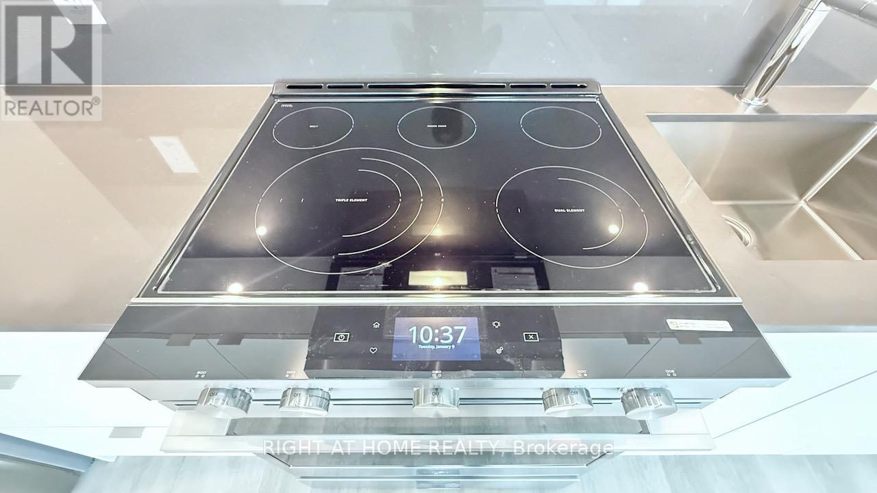 1606 - 60 Central Park Roadway, Toronto, Ontario  M9A 0E6 - Photo 8 - W12935954