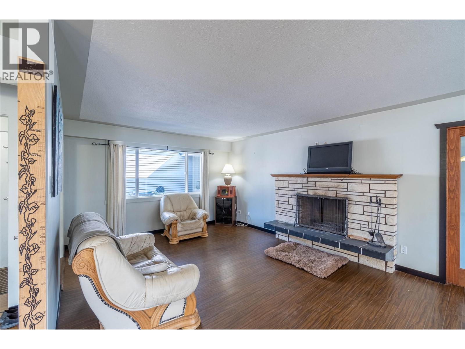 2215 Barbara Avenue, Kamloops, British Columbia  V2B 4J4 - Photo 7 - 10361839