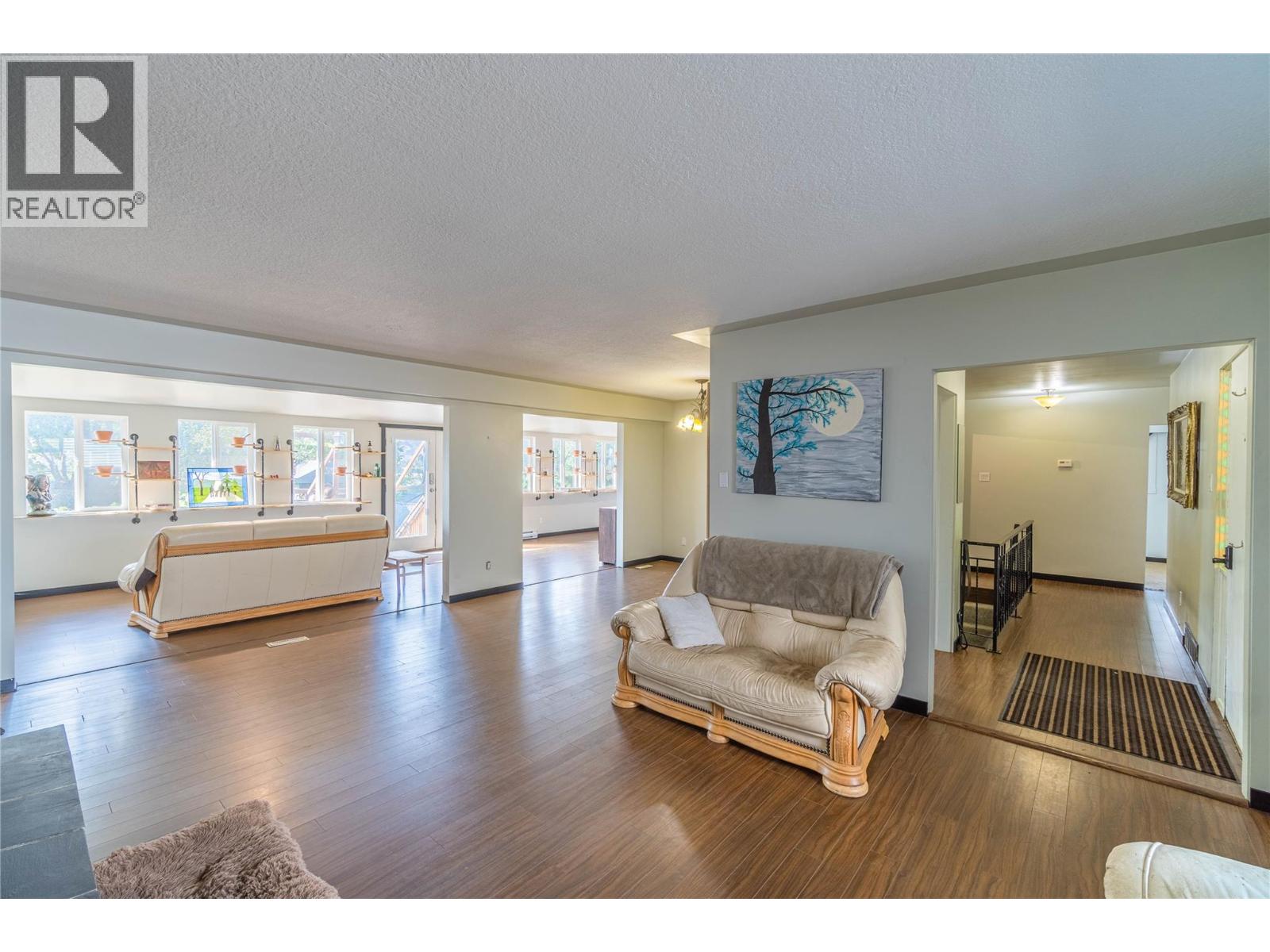 2215 Barbara Avenue, Kamloops, British Columbia  V2B 4J4 - Photo 6 - 10361839