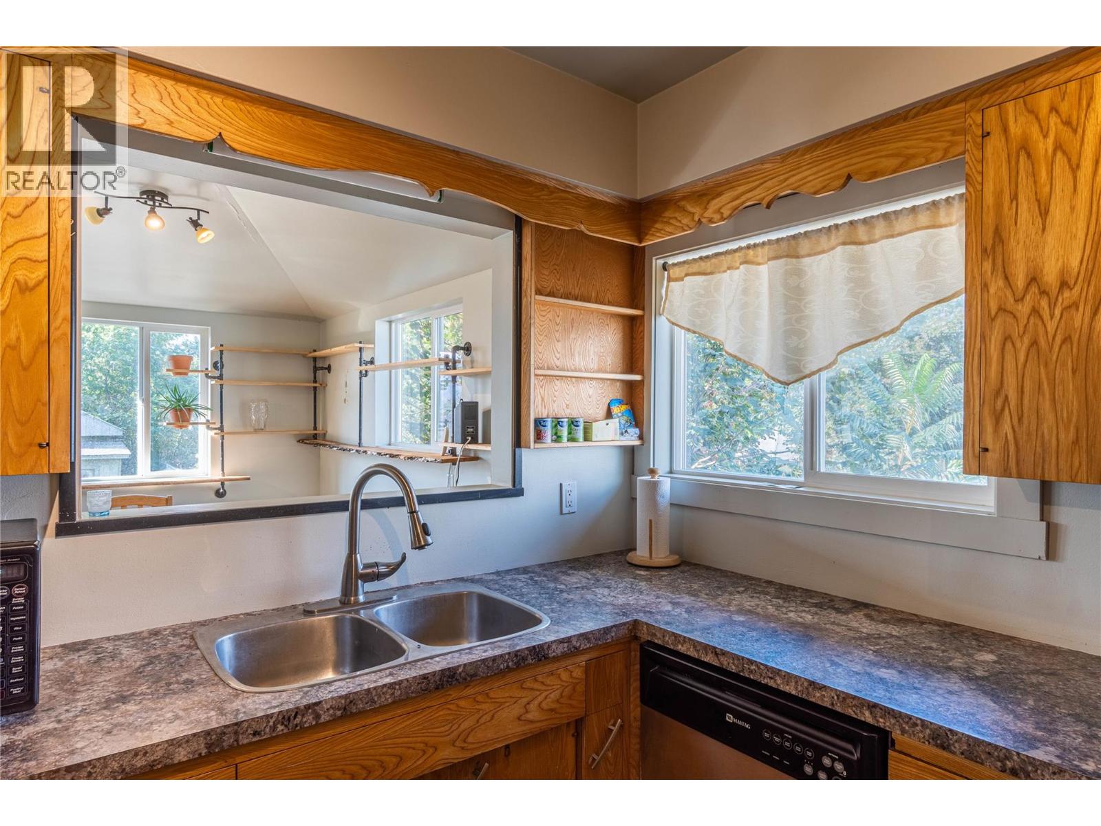 2215 Barbara Avenue, Kamloops, British Columbia  V2B 4J4 - Photo 27 - 10361839