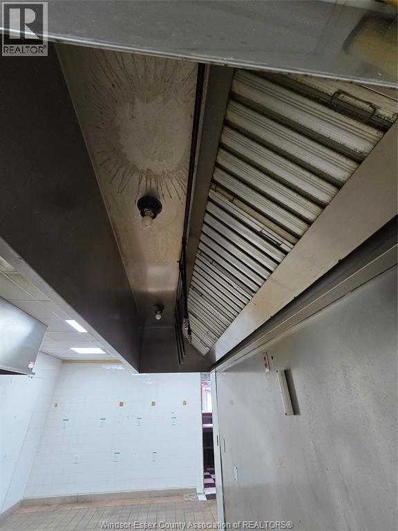 2240 Huron Church Road Unit# A, Windsor, Ontario N9C 2L7 - Photo 10 - 26006542