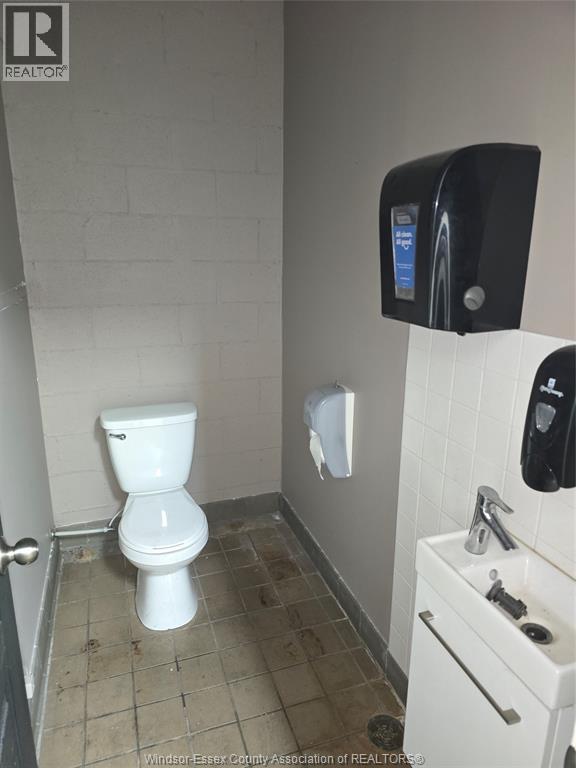 2240 Huron Church Road Unit# A, Windsor, Ontario N9C 2L7 - Photo 15 - 26006542