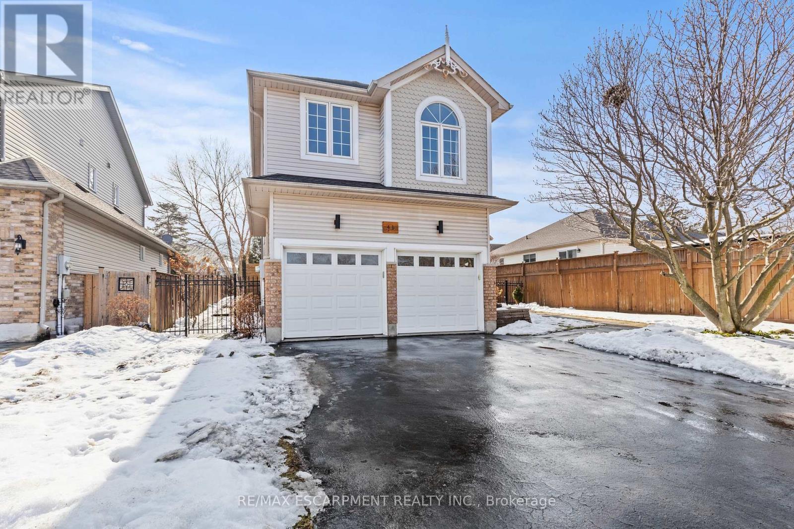 41 Griffith Drive, Grimsby, Ontario  L3M 5L2 - Photo 2 - X12935886