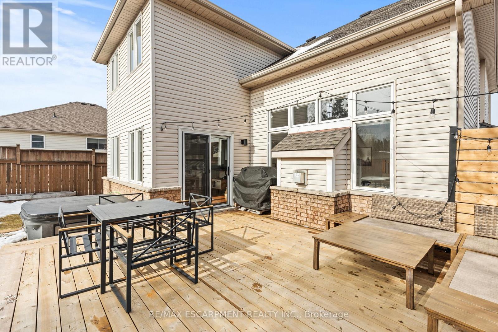 41 Griffith Drive, Grimsby, Ontario  L3M 5L2 - Photo 36 - X12935886