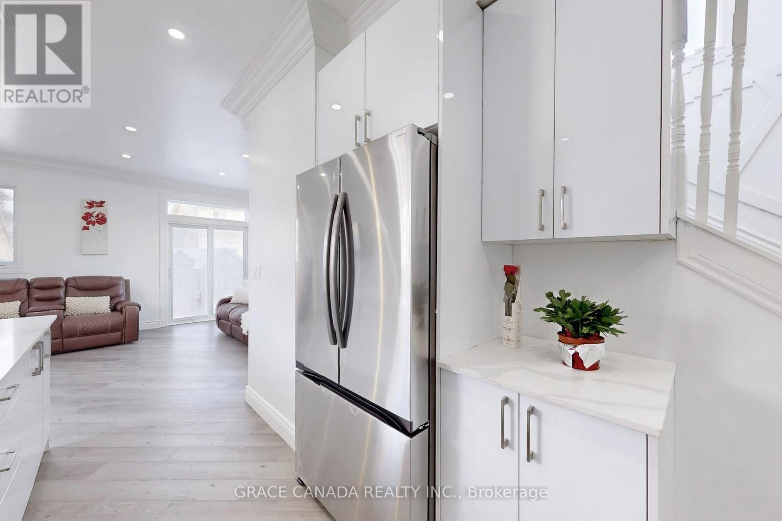 85 Albany Avenue, Hamilton, Ontario  L8H 2H4 - Photo 14 - X12935912