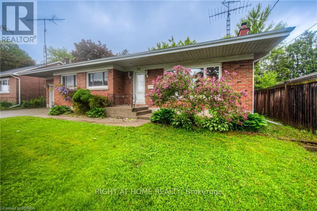 16 ROWANWOOD AVENUE, Brant, Ontario