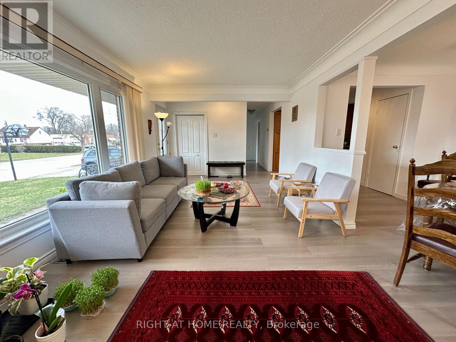 16 Rowanwood Avenue, Brant, Ontario  N3S 7B6 - Photo 10 - X12935932