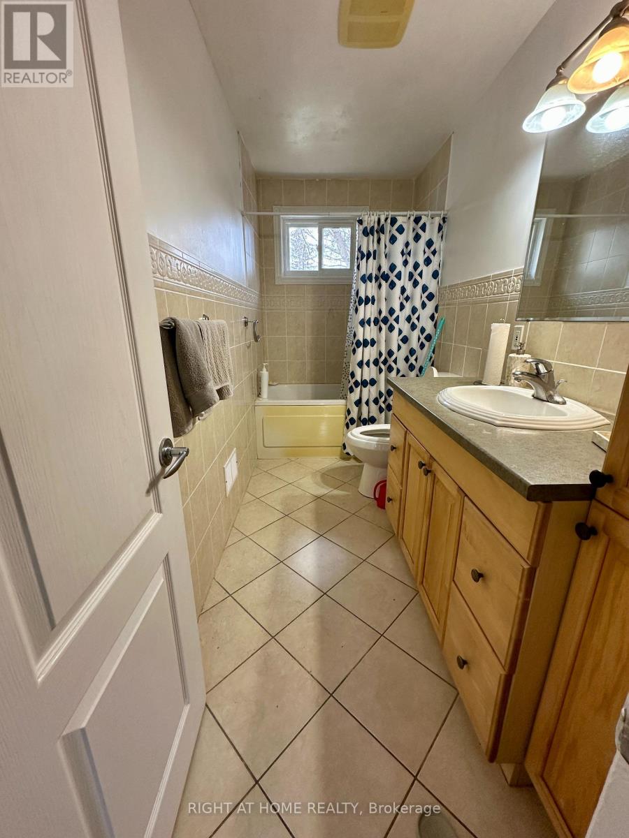 16 Rowanwood Avenue, Brant, Ontario  N3S 7B6 - Photo 18 - X12935932