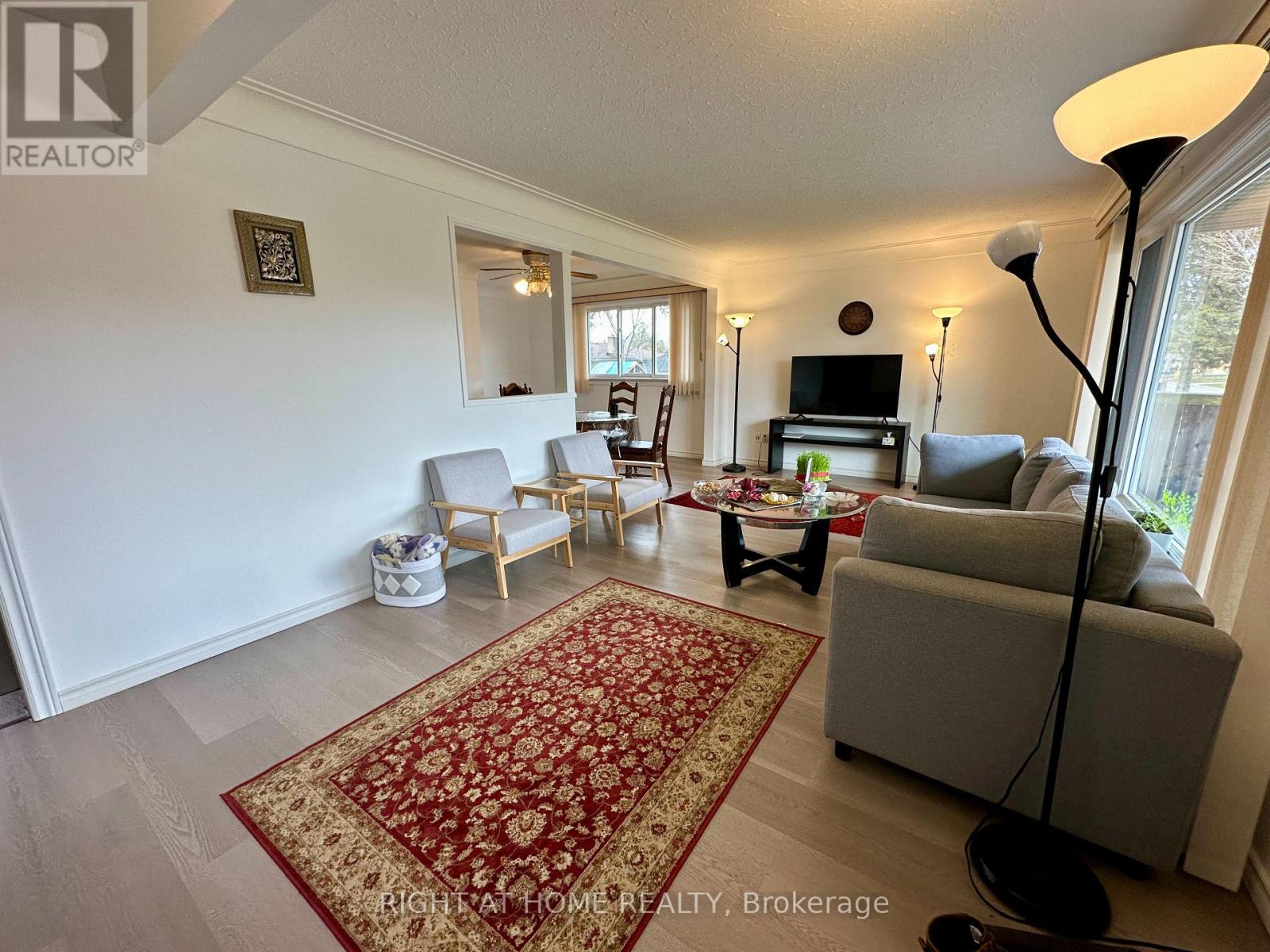 16 Rowanwood Avenue, Brant, Ontario  N3S 7B6 - Photo 3 - X12935932