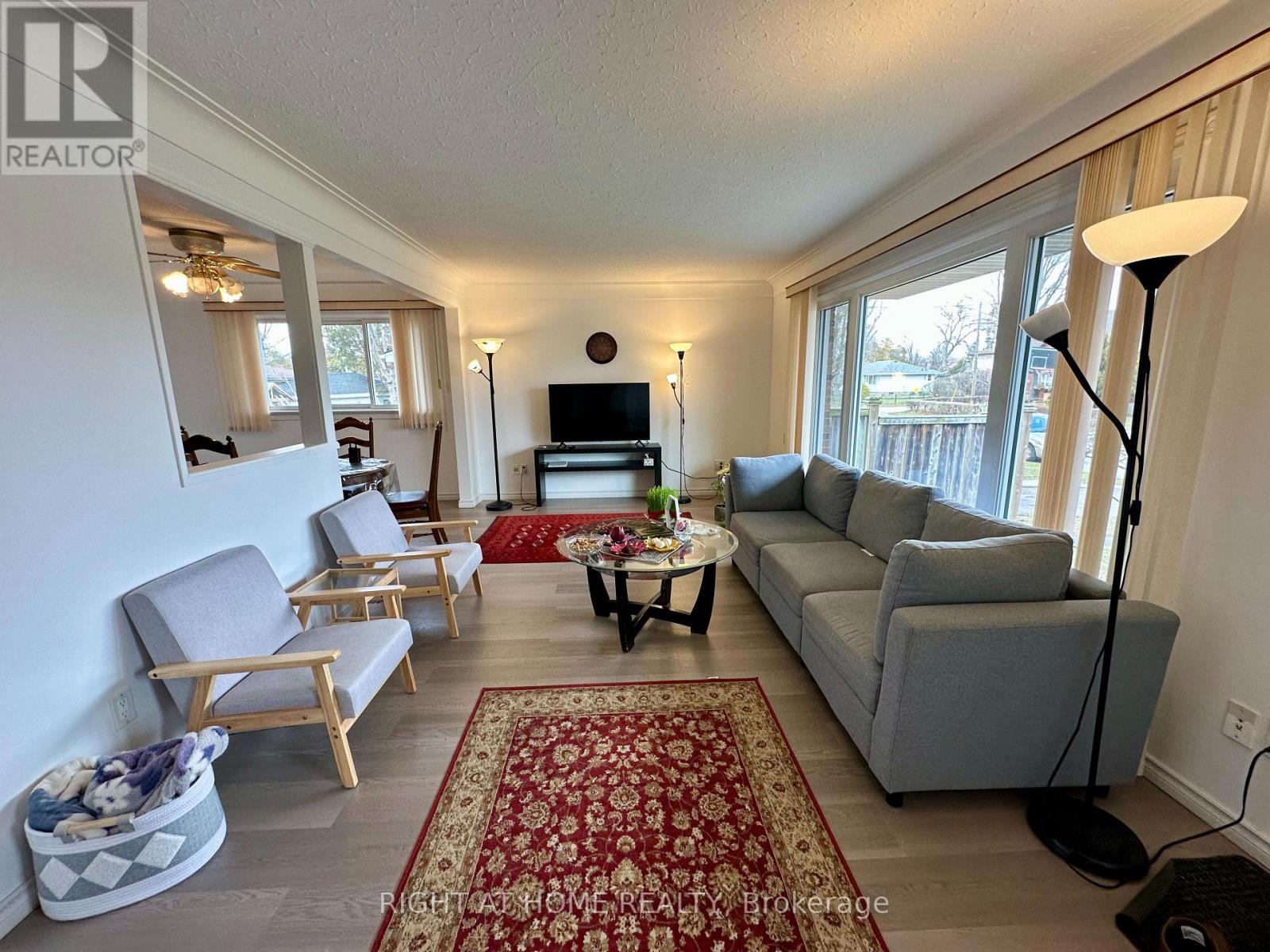 16 Rowanwood Avenue, Brant, Ontario  N3S 7B6 - Photo 4 - X12935932