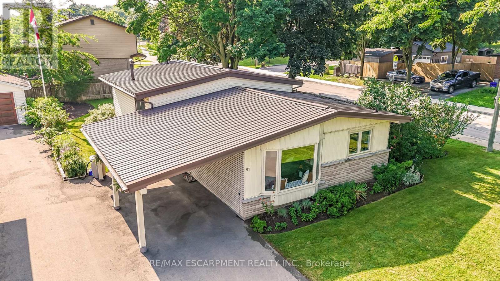 51 Elgar Avenue, Hamilton, Ontario  L9C 4E3 - Photo 4 - X12935940