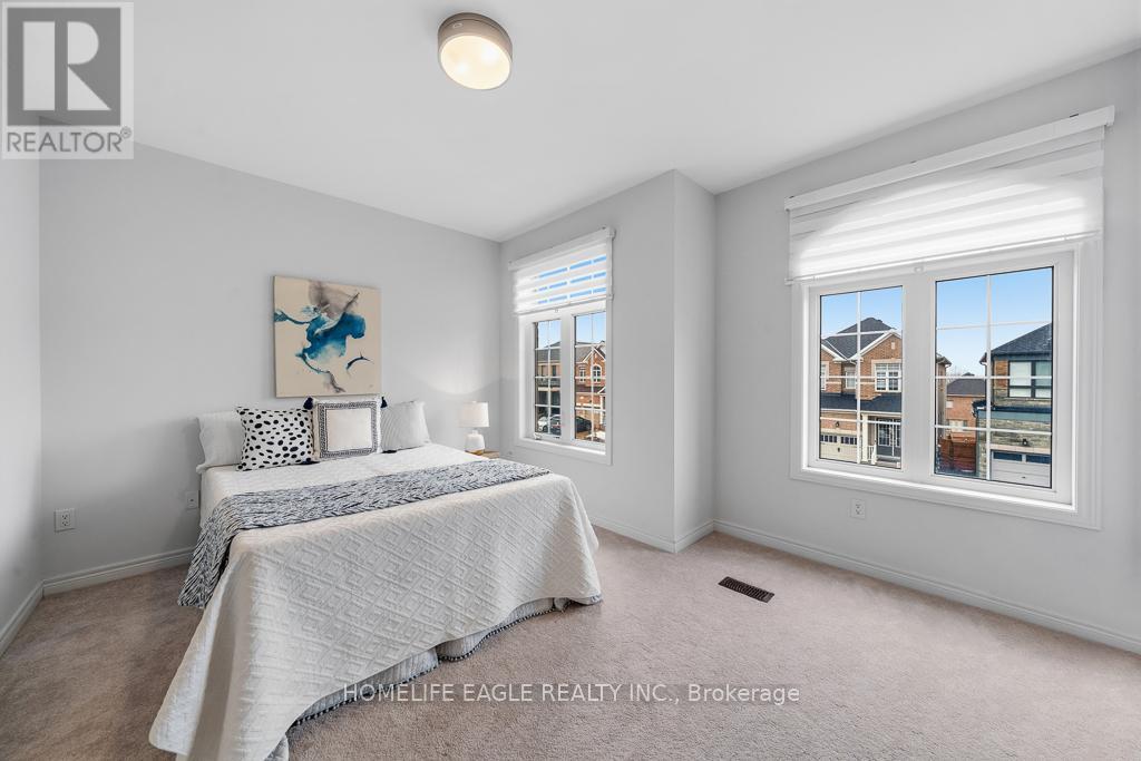 71 Woodhaven Avenue, Aurora, Ontario  L4G 3Y2 - Photo 17 - N12926060