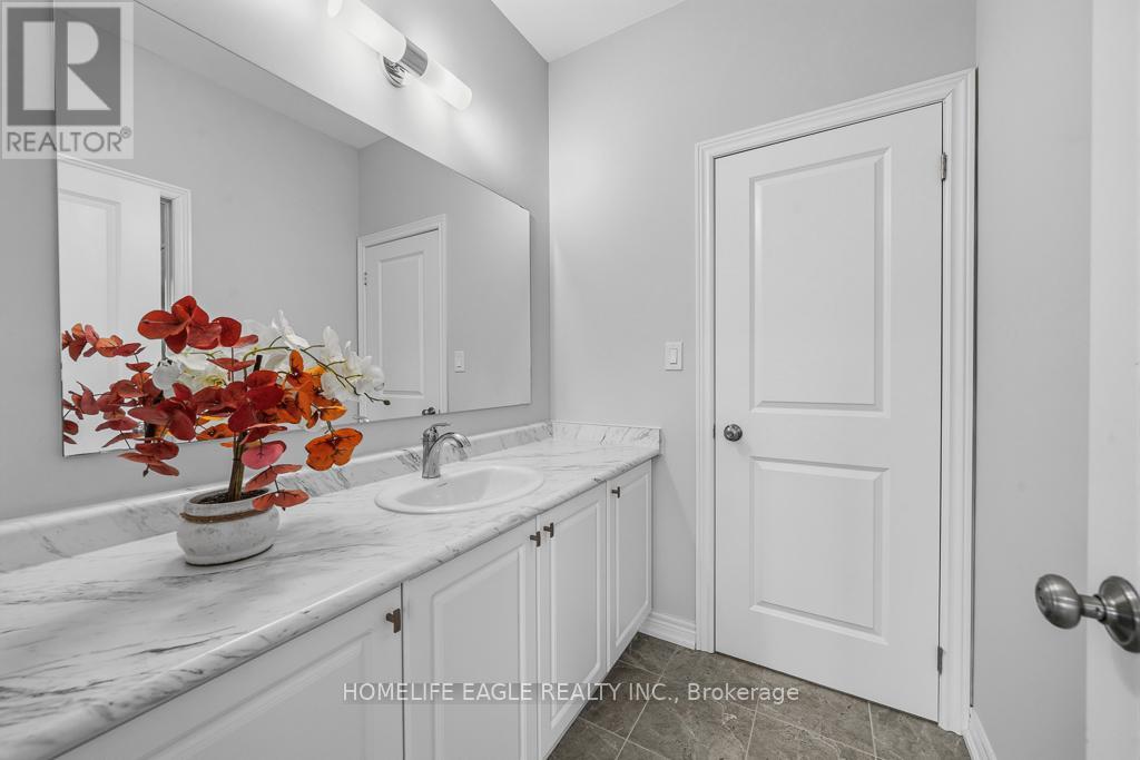 71 Woodhaven Avenue, Aurora, Ontario  L4G 3Y2 - Photo 18 - N12926060