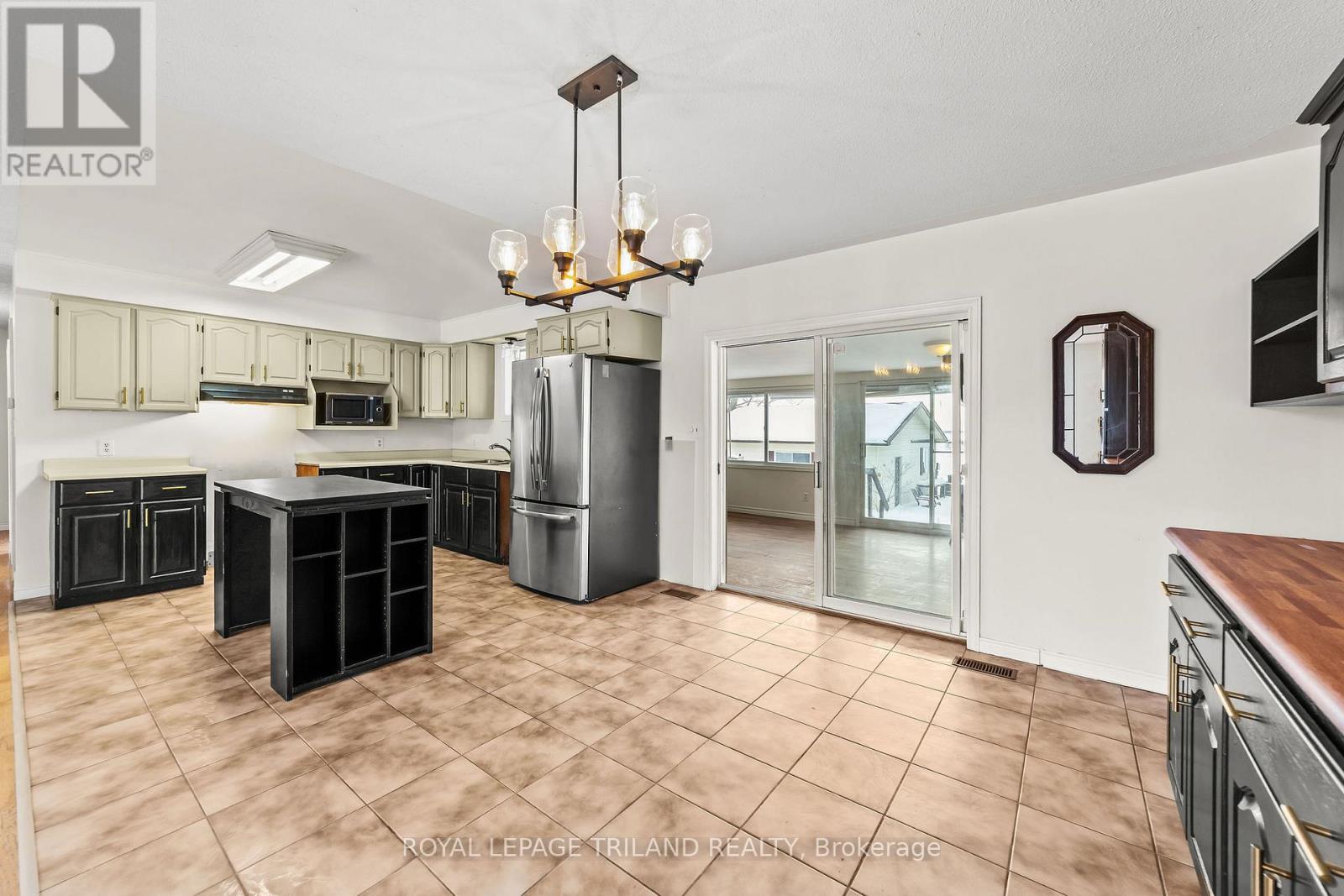 Photo 9 of 38 for 191 South Street