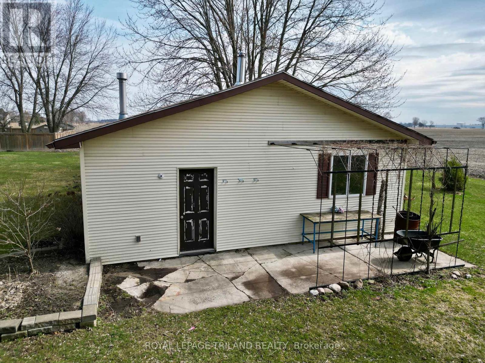 191 South Street, Southwest Middlesex, Ontario  N0L 1M0 - Photo 35 - X12776518