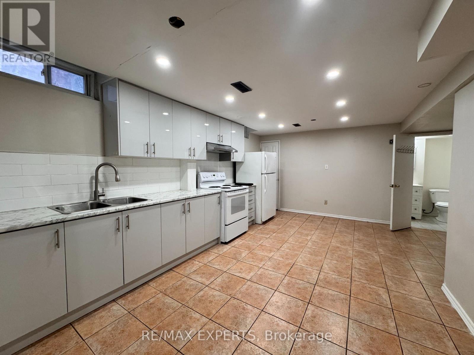 93 Tall Grass Trail, Vaughan, Ontario  L4L 3J3 - Photo 7 - N12935960